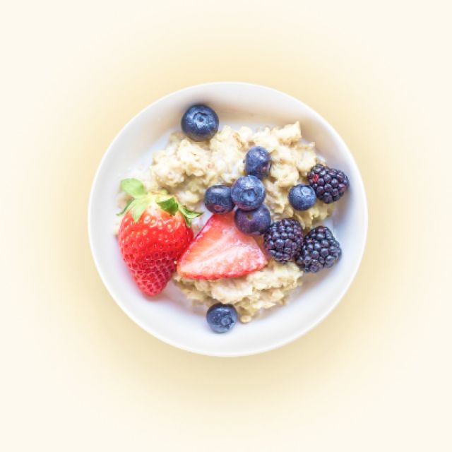Classic healthy porridge bowl